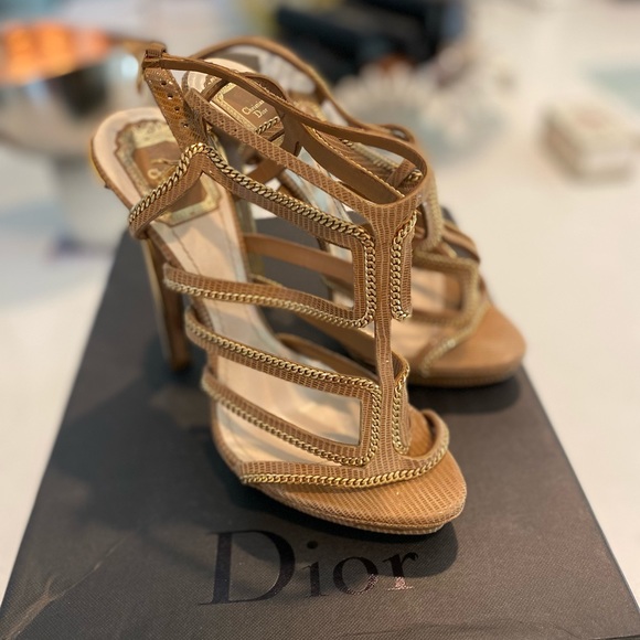 Authentic Christian Dior stilettos size 8.5 US. Lightly worn, high quality - Picture 3 of 12